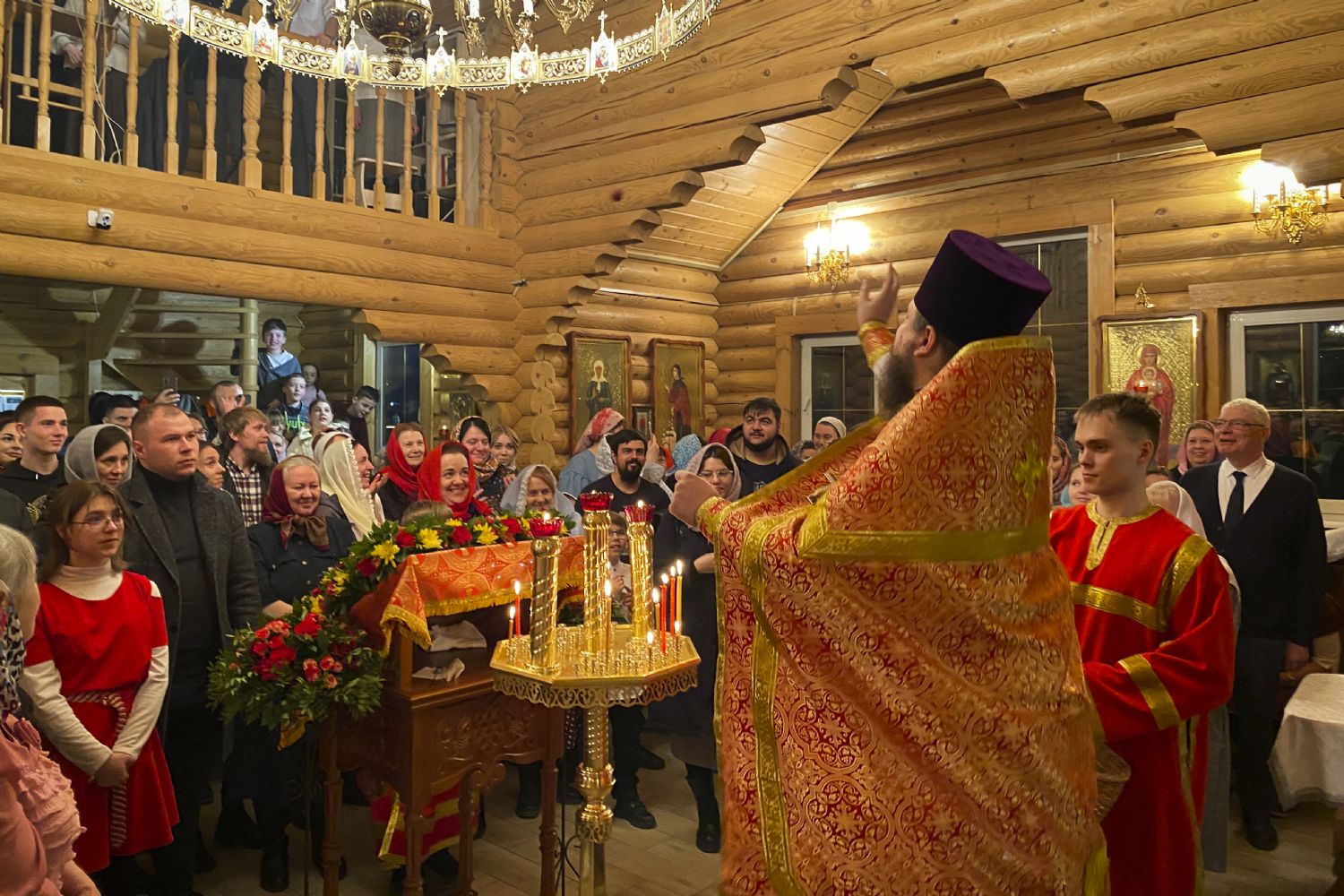 Ночное Пасхальное богослужение в Свято-Георгиевском храме